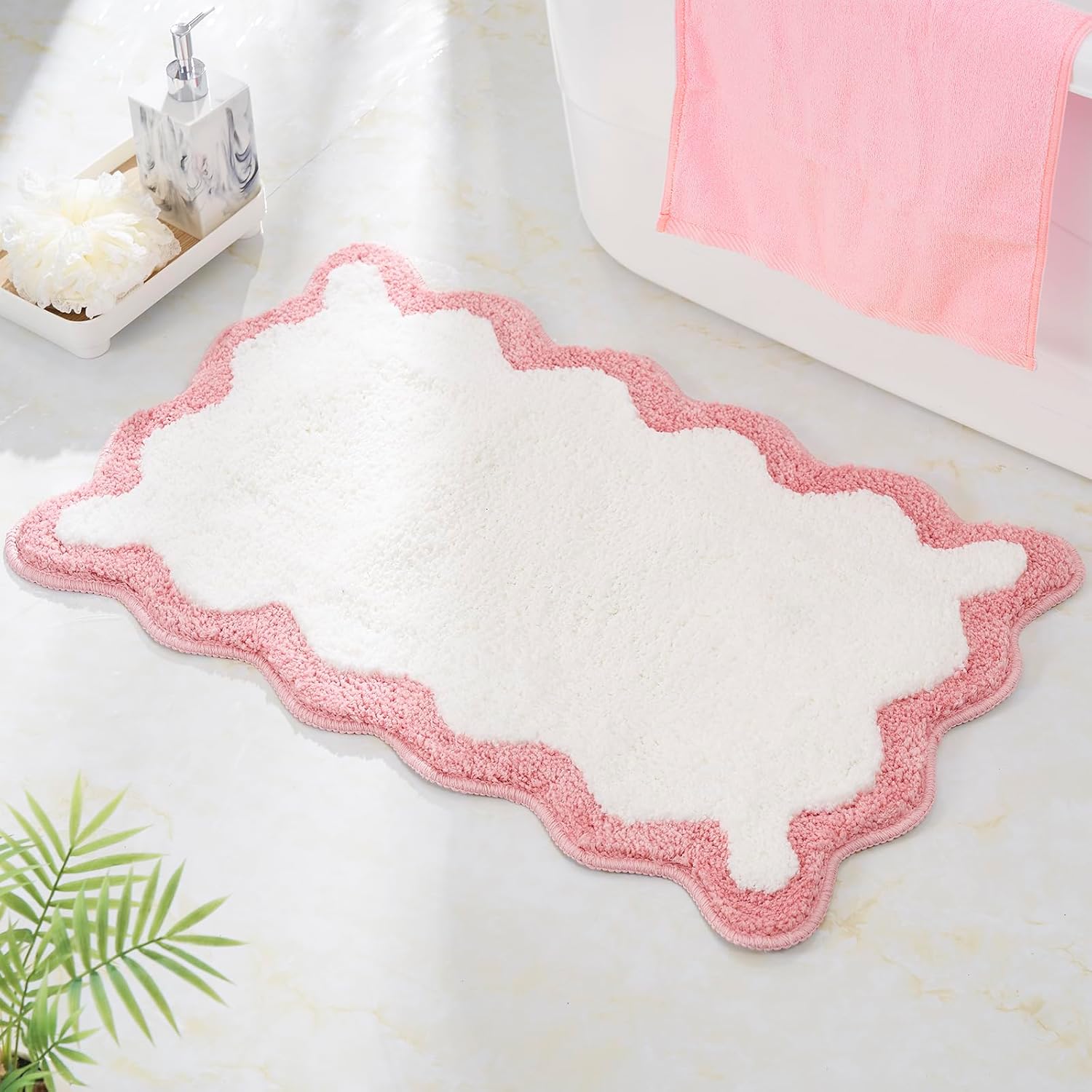 White Bath Mat with Pink Scalloped Edge 30x20