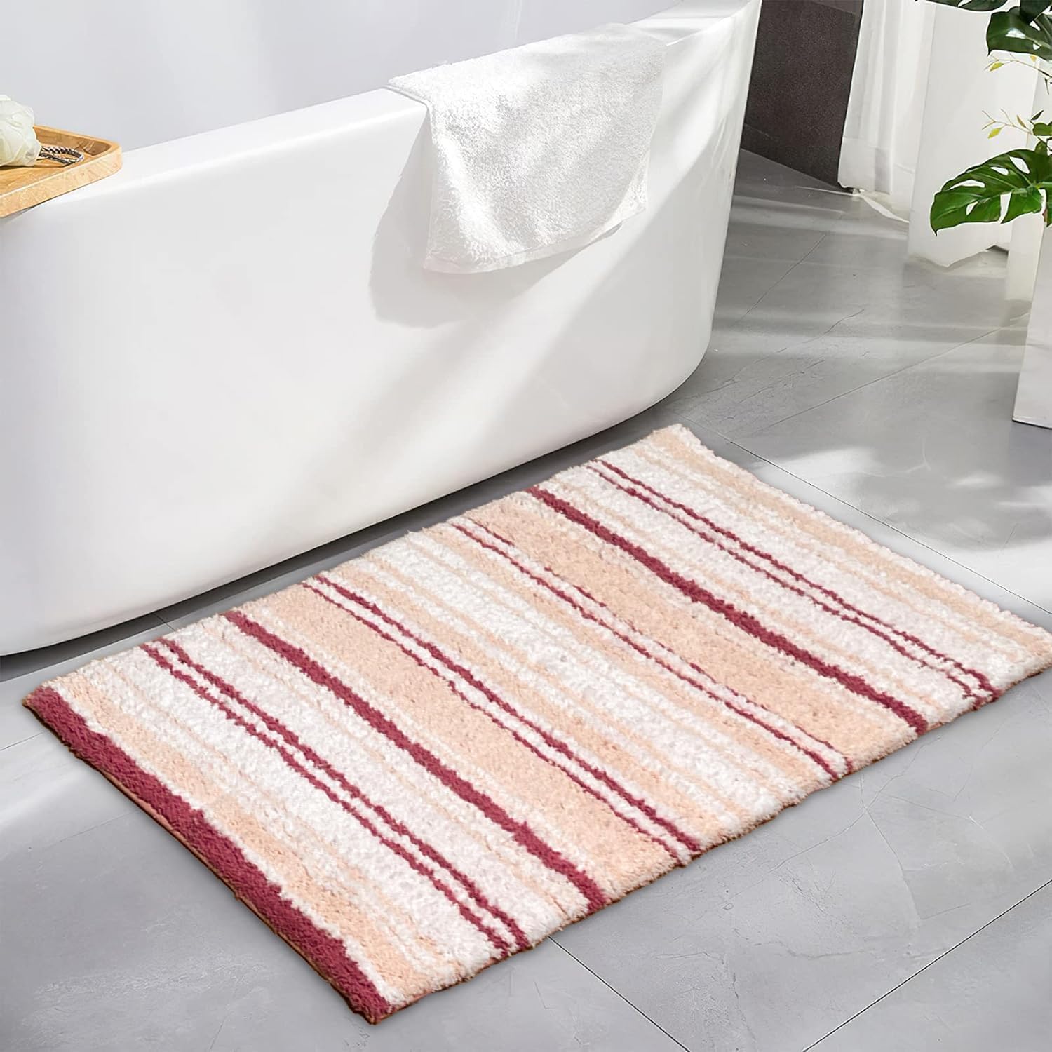Chardin home Maui Bath Mat - White-Pink 21x34 Inches