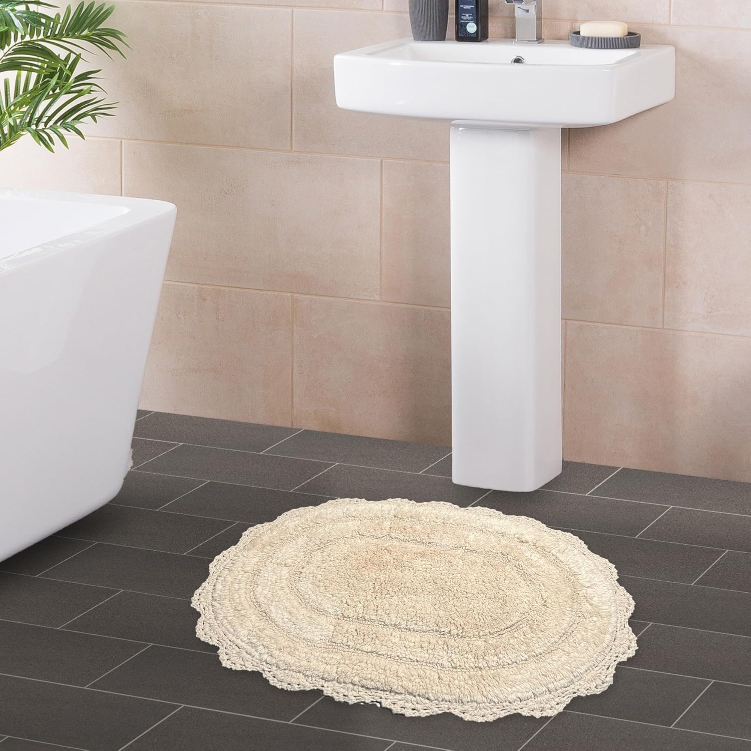 Chardin home Ivory Crochet Bathrug 17x24 Inch